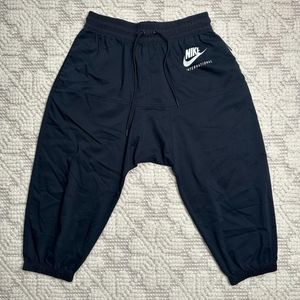 Nike International Women's Drop Crotch Capri